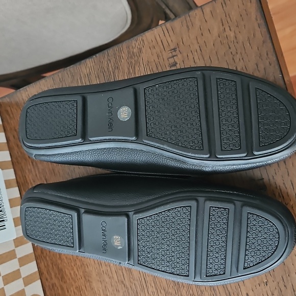 New Calvin Klein Flats Size 6.5 - Picture 2 of 3